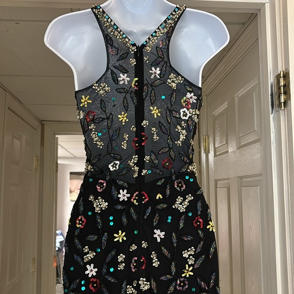 Promdress worn once . Beautiful beading and sequins thru out altered to fit 5’2 - Picture 5 of 9